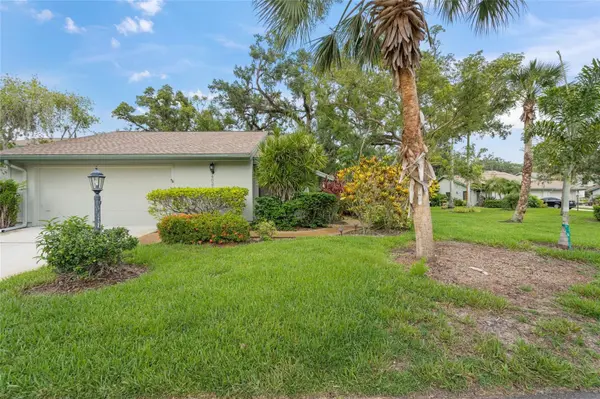 4637 WILLOW WOOD CIR #44, Sarasota, FL 34241