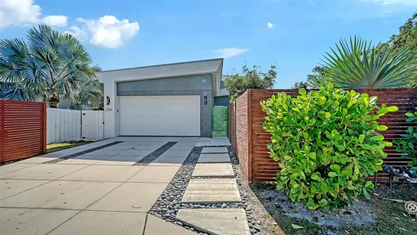 2254 HAWTHORNE ST, Sarasota, FL 34239
