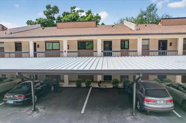 2522 CLUBHOUSE DR #204, Sarasota, FL 34232