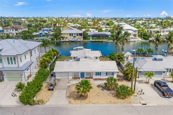 512 67TH ST, Holmes Beach, FL 34217