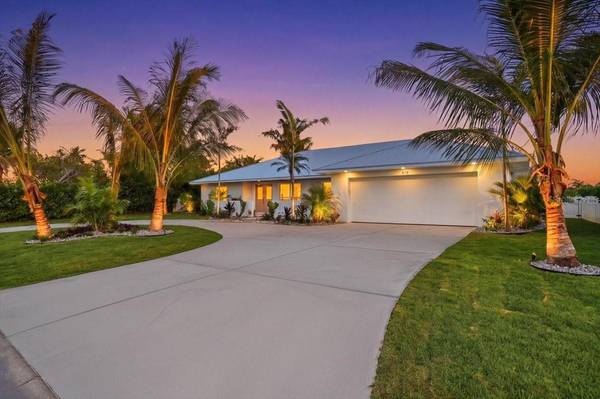618 GLADSTONE LN, Holmes Beach, FL 34217