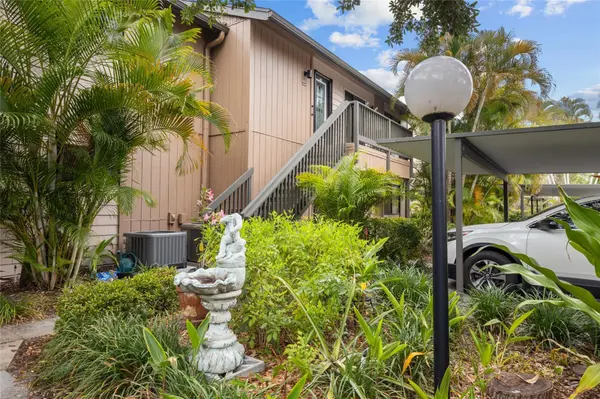 1702 GLENHOUSE DR #410, Sarasota, FL 34231