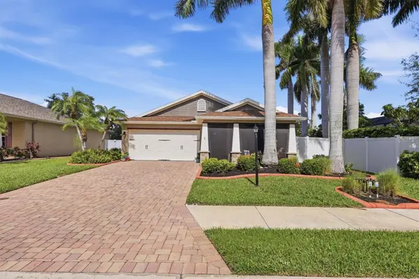 7106 35TH ST E, Sarasota, FL 34243