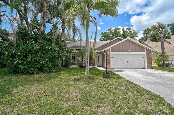 5737 FORESTER LAKE DR, Sarasota, FL 34243