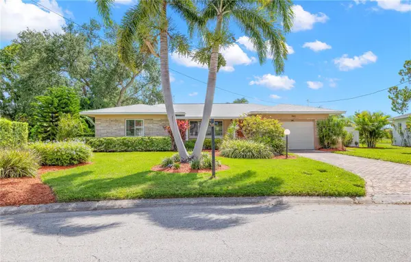 1961 42ND ST N, St Petersburg, FL 33713
