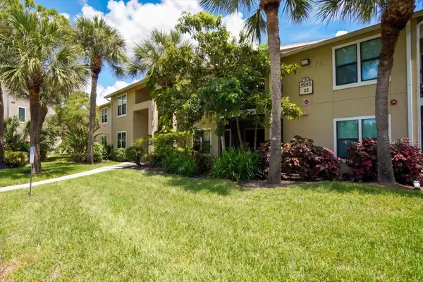 4045 CROCKERS LAKE BLVD #14, Sarasota, FL 34238