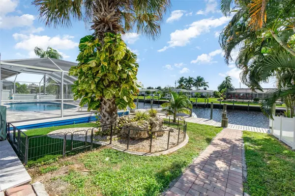 1661 SWAN TER, North Fort Myers, FL 33903