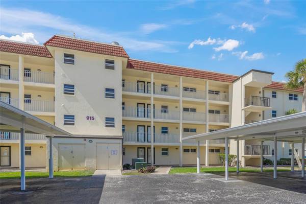 915 BEACH RD #215, Siesta Key, FL 34242