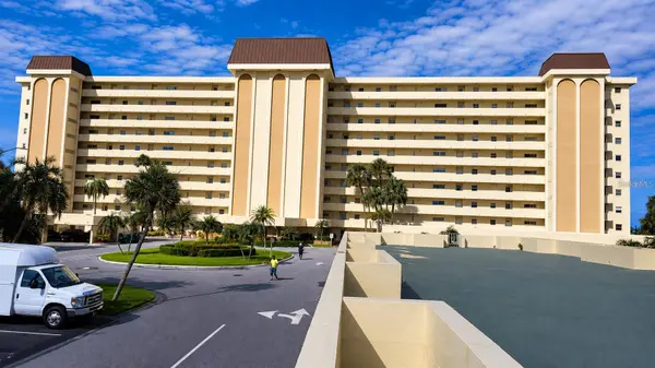 4750 COVE CIR #706, St Petersburg, FL 33708