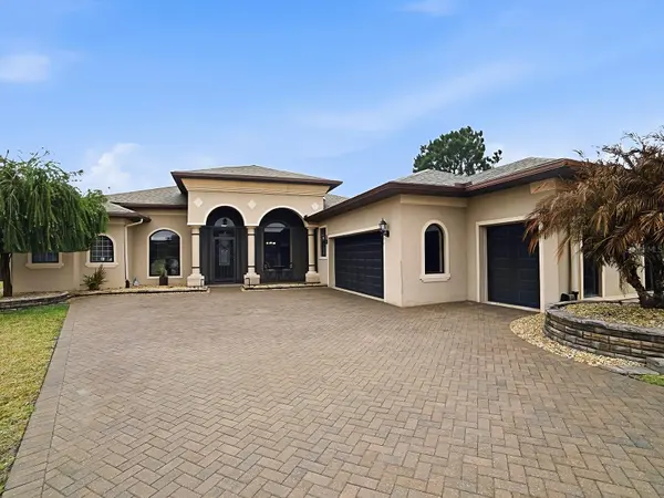 38701 OAK PLACE CT, Lady Lake, FL 32159