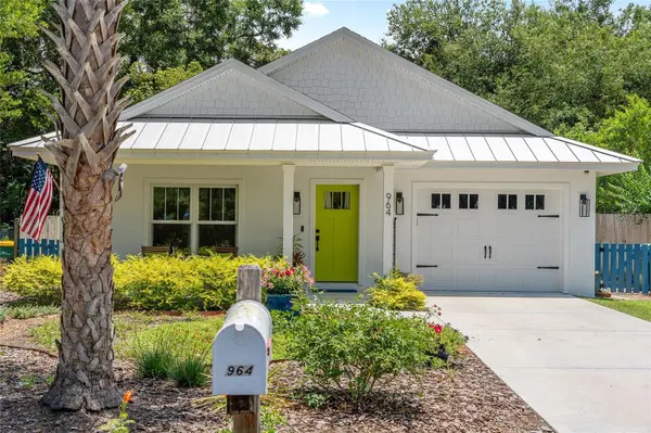 964 N GRANDVIEW ST, Mount Dora, FL 32757
