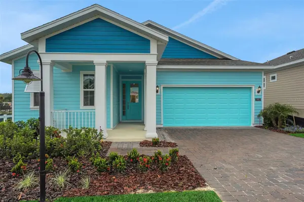 1011 FIESTA KEY CIR, Lady Lake, FL 32159