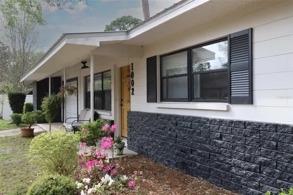 1002 NE 19TH PL, Gainesville, FL 32609