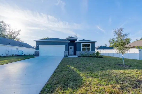 911 N NEW HAMPSHIRE AVE, Tavares, FL 32778