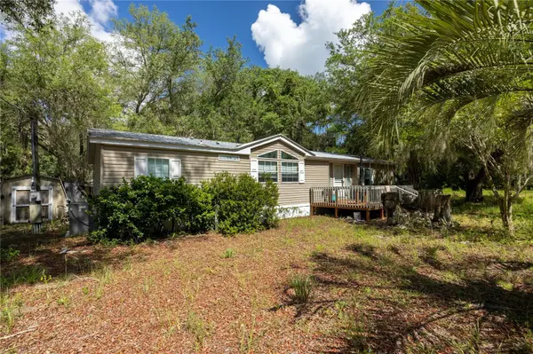 819 LENORE AVE, Interlachen, FL 32148