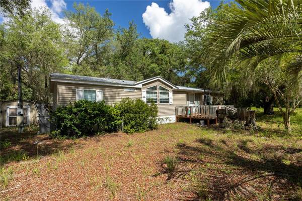 819 LENORE AVE, Interlachen, FL 32148