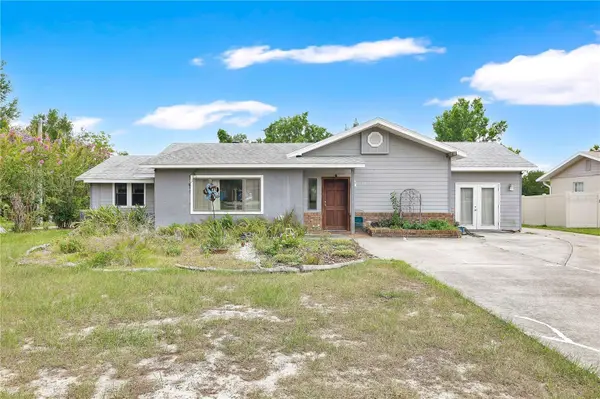 1420 E 8TH AVE, Mount Dora, FL 32757