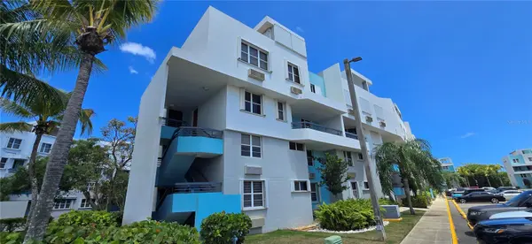 CARR 686 CHALETS DE LA PLAYA #523, Vega Baja, PR 00693