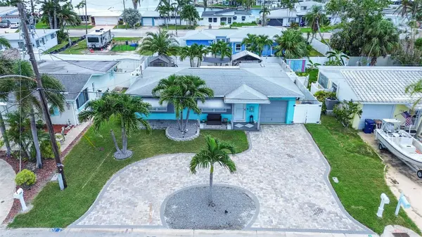725 SUNSET CV,  Madeira Beach,  FL 33708