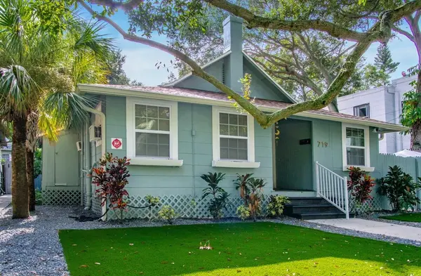 719 8TH ST N, St Petersburg, FL 33701