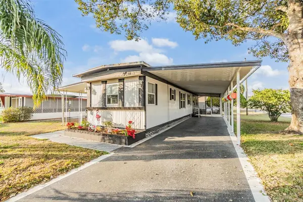 37321 8TH AVE, Zephyrhills, FL 33542