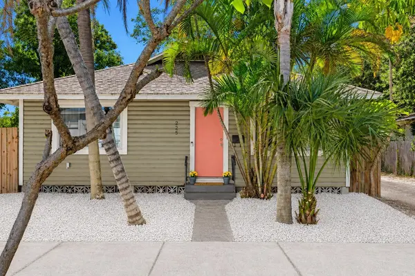 225 35TH ST S, St Petersburg, FL 33711