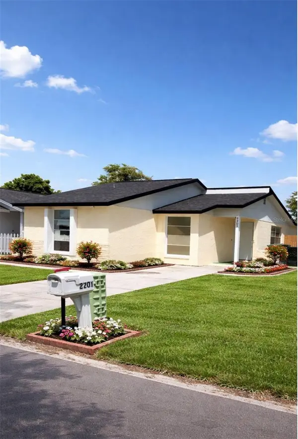 8203 OLIVEWOOD PL, Tampa, FL 33615