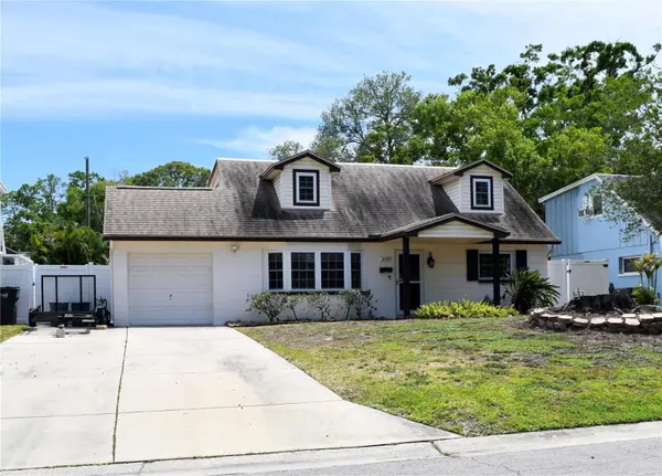 2690 64TH PL N, St Petersburg, FL 33702