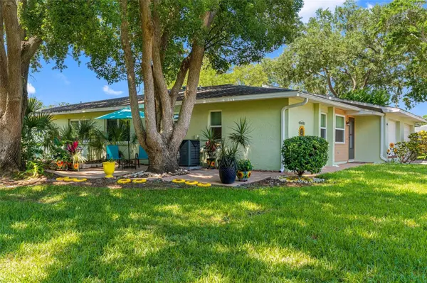 1150 ORANGE TREE CIR E #D, Palm Harbor, FL 34684
