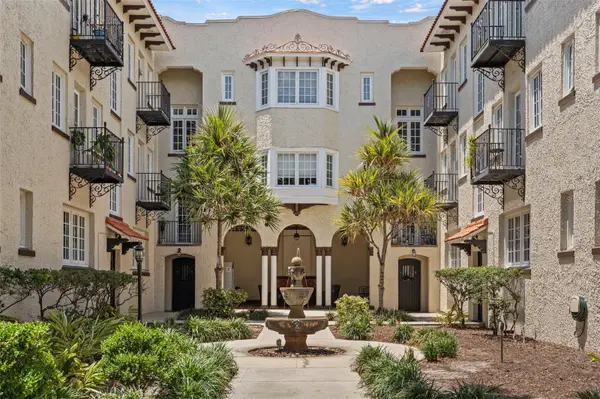 2117 W DEKLE AVE #D2, Tampa, FL 33606