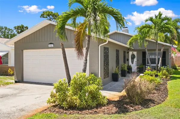 2947 25TH AVE N, St Petersburg, FL 33713