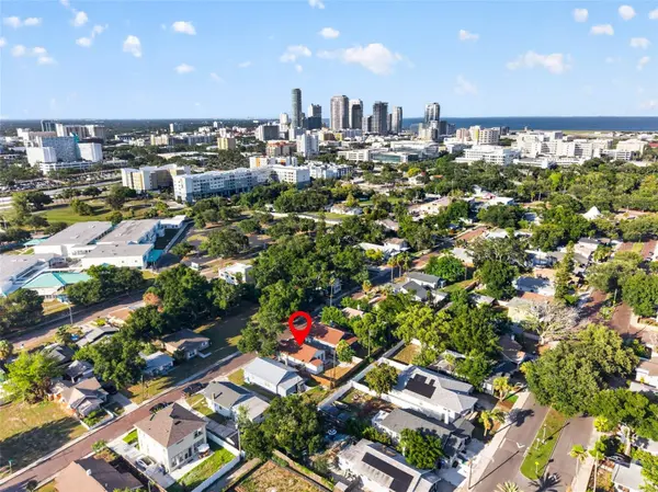 1042 8TH AVE S, St Petersburg, FL 33705