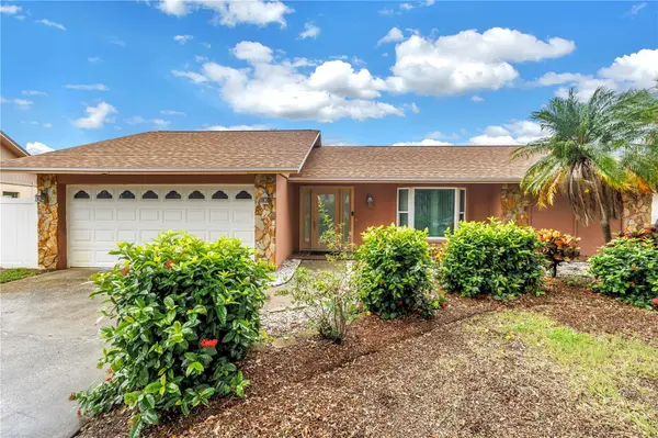 9212 RUSTIC PINES BLVD W, Seminole, FL 33776