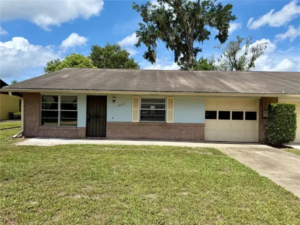 1004 HARTFORD DR, Deland, FL 32724