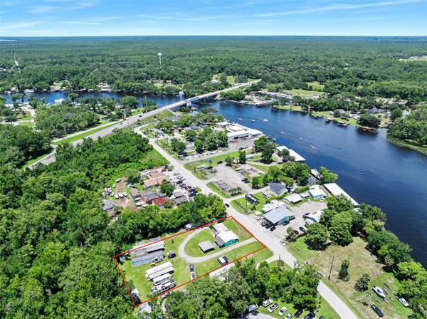 55521 FRONT ST, Astor, FL 32102