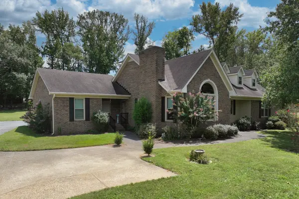 210 The Hollows Ct, Hendersonville, TN 37075