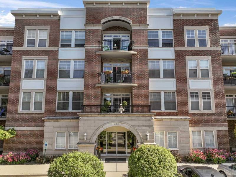 435 W Wood ST #402A, Palatine, IL 60067