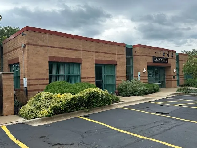 665 E Calhoun ST, Woodstock, IL 60098