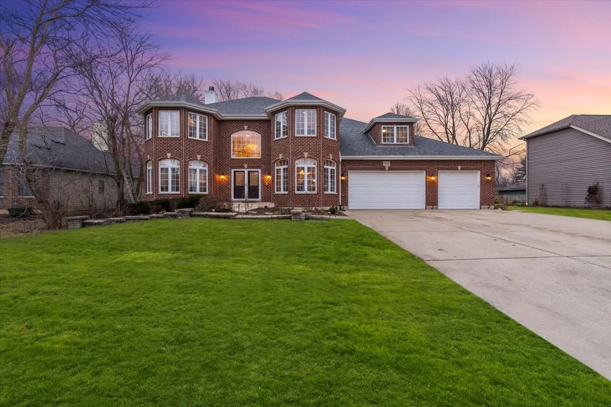 325 Williams ST, Roselle, IL 60172