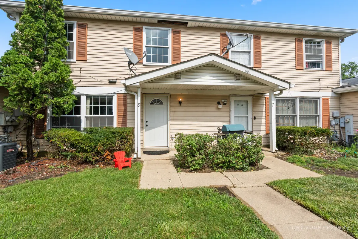 8 WILDWOOD LN #G, Bolingbrook, IL 60440
