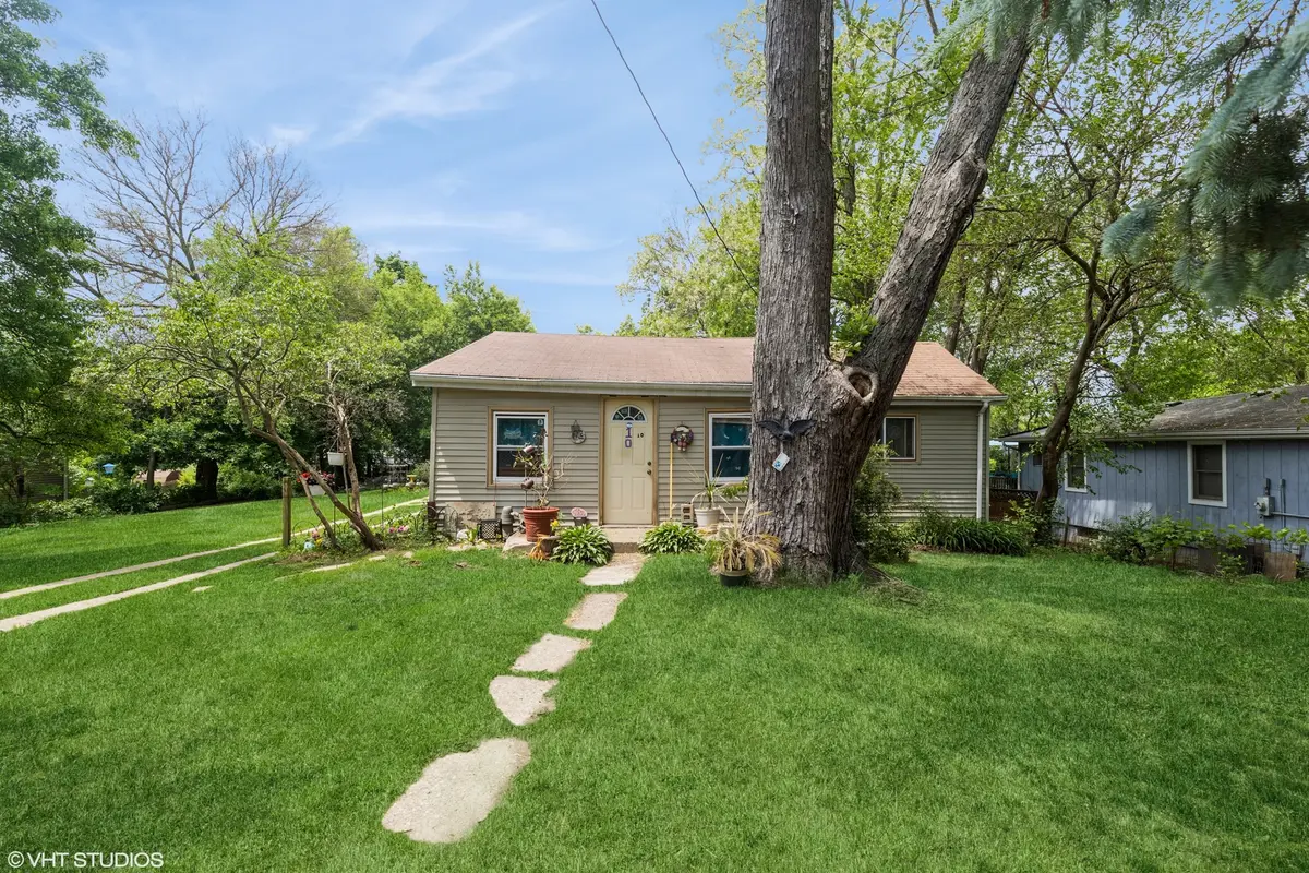 10 S Hickory AVE, Fox Lake, IL 60020