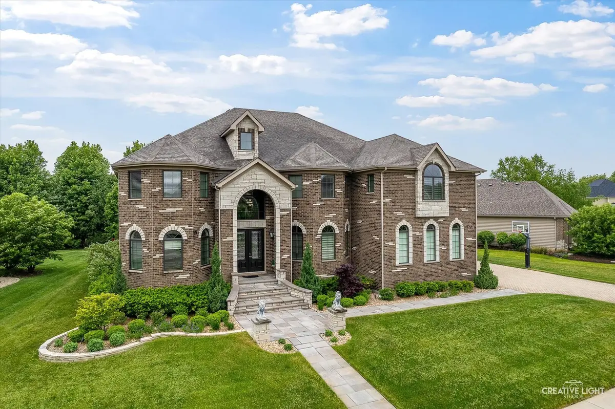 4748 Sassafras LN, Naperville, IL 60564