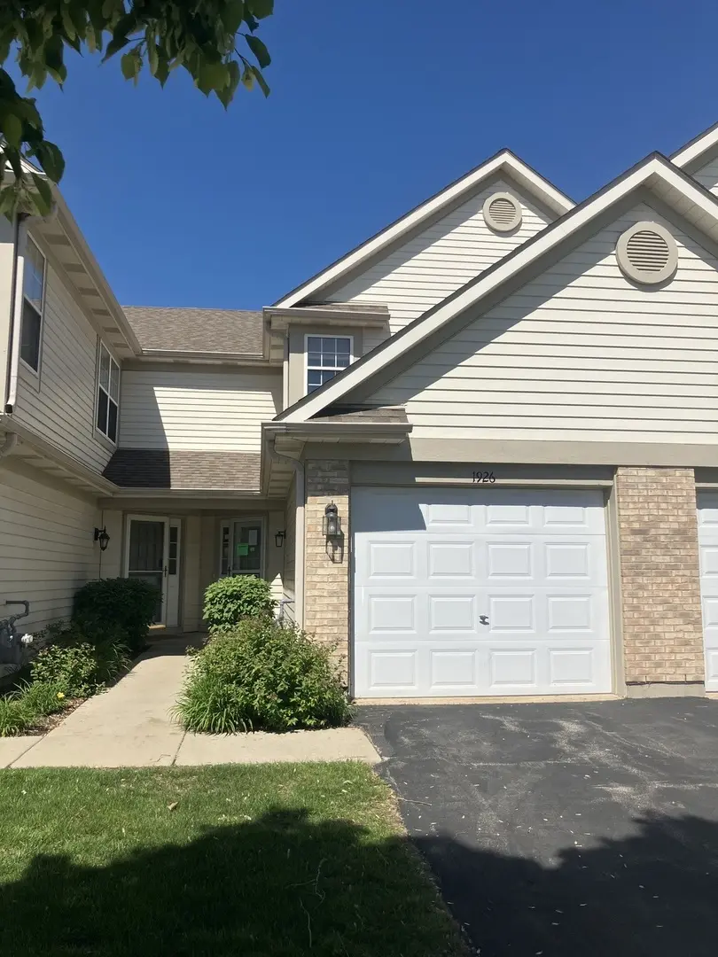 1926 GROVE AVE, Schaumburg, IL 60193
