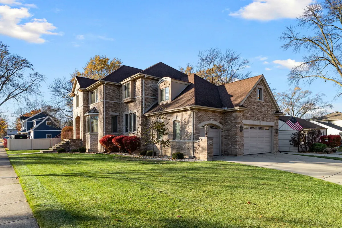 200 N School ST, Mount Prospect, IL 60056