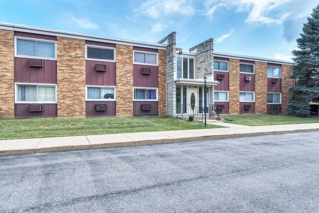 1313 S REBECCA RD #111, Lombard, IL 60148