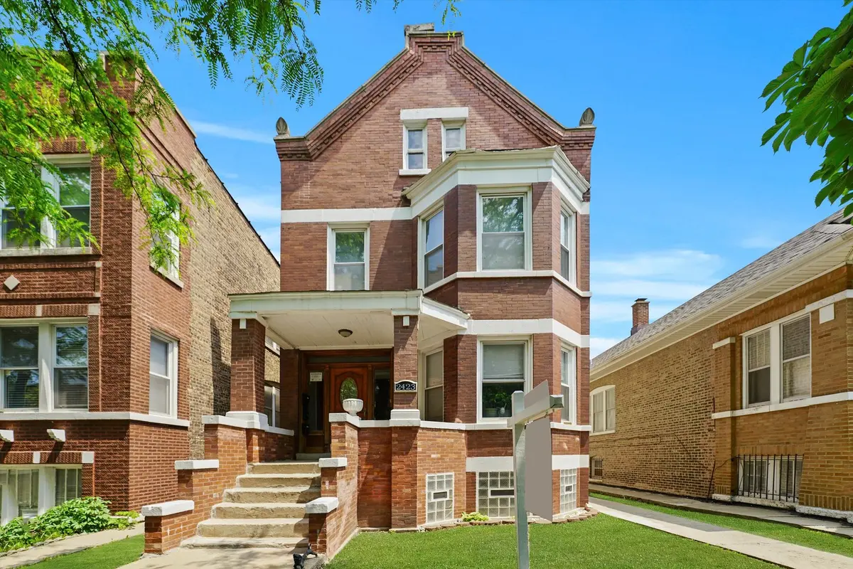 2423 N Long AVE, Chicago, IL 60639