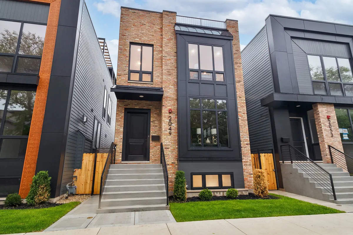 2049 W Race AVE, Chicago, IL 60612