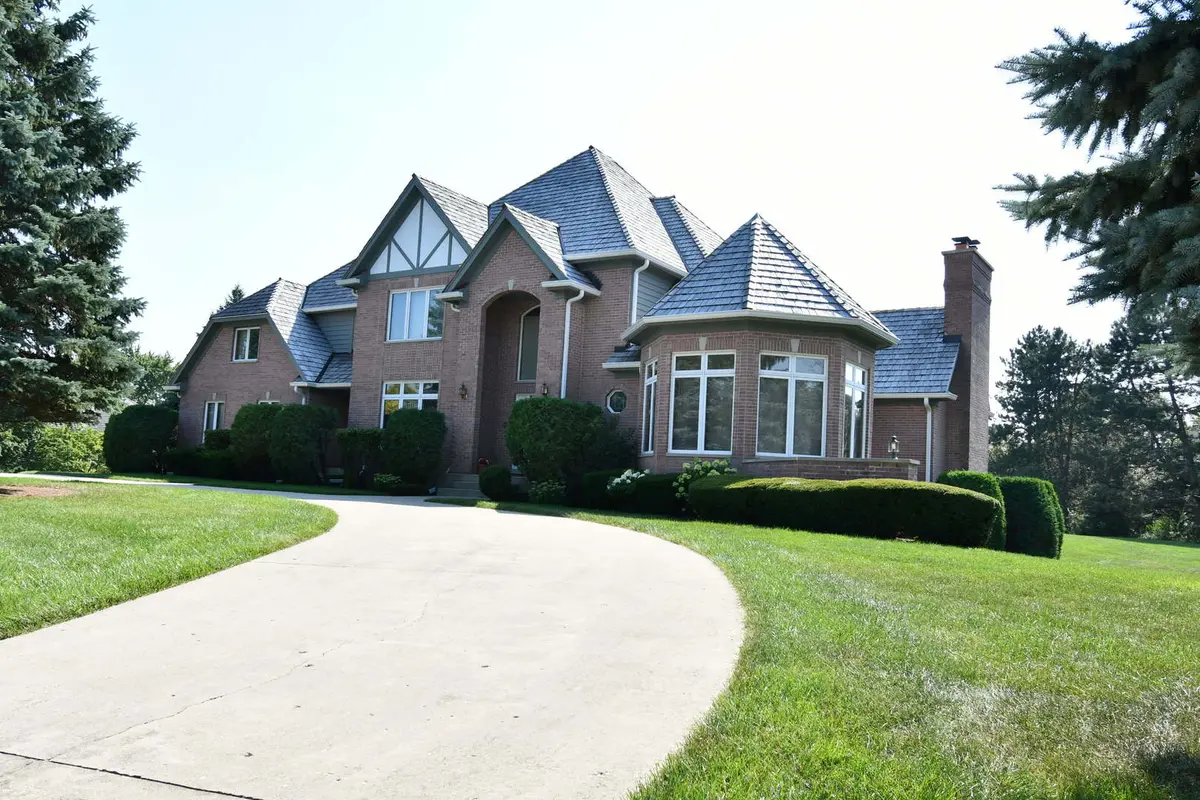 5 Harvest Glen CT, Hawthorn Woods, IL 60047