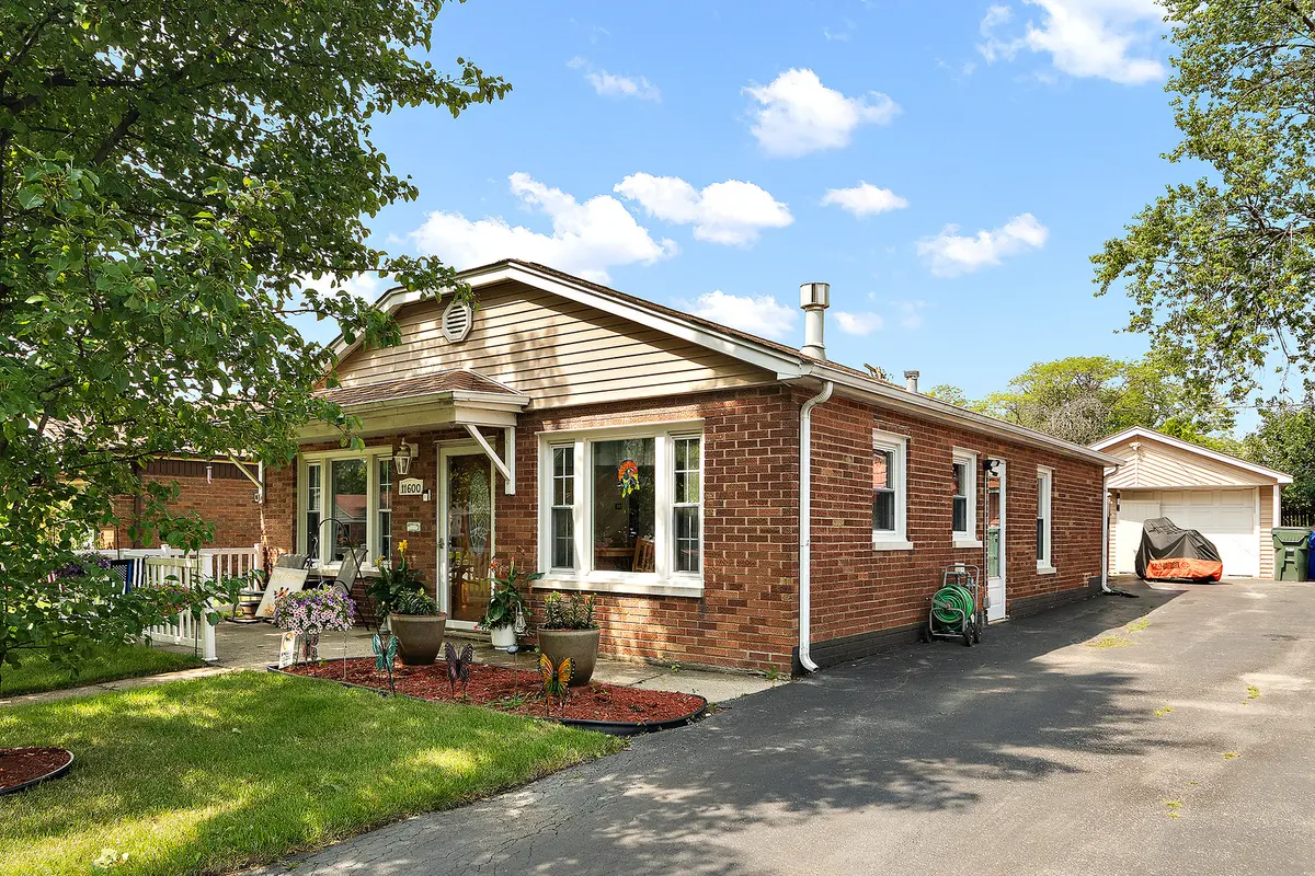 11600 S Sacramento DR, Merrionette Park, IL 60803