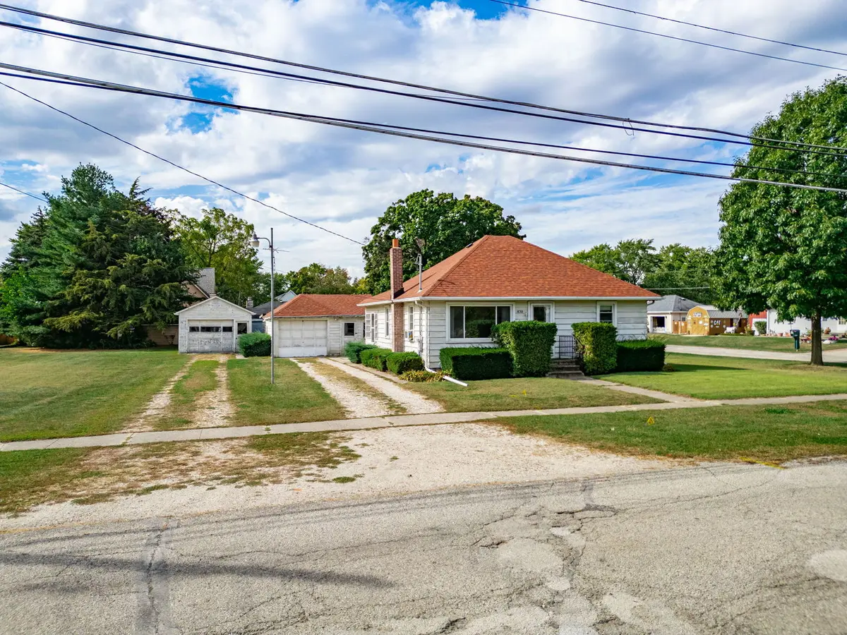 830 N Taylor ST, Marengo, IL 60152